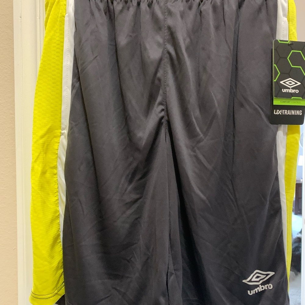New Mens Umbro work out shorts
